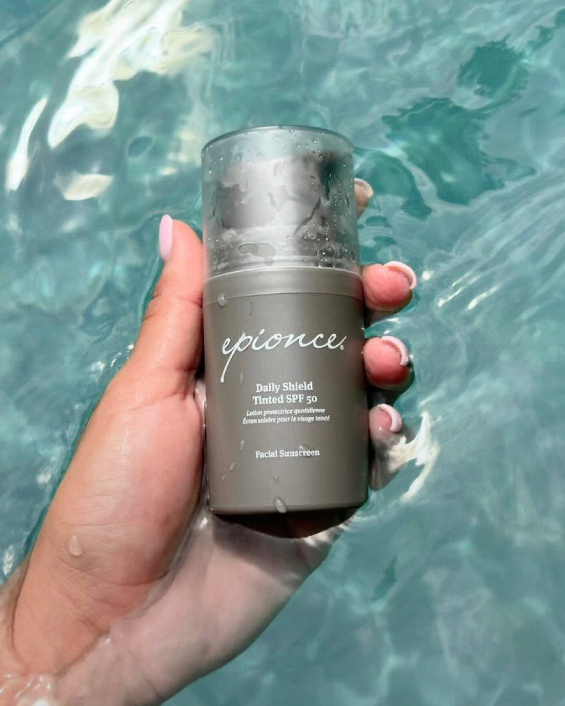 Kan botaniske ingredienser være løsningen for solstresset hud? 25. juni 2025