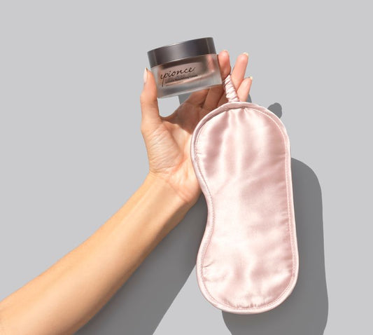 Hva gjør huden din egentlig mens du sover? Epionce - The Magazine September 2025